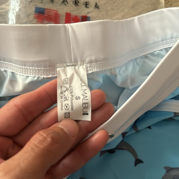 NWT MEN’s JJ Malibu Dolphins 5” short in size SMALL (28-30) - Picture 3 of 5